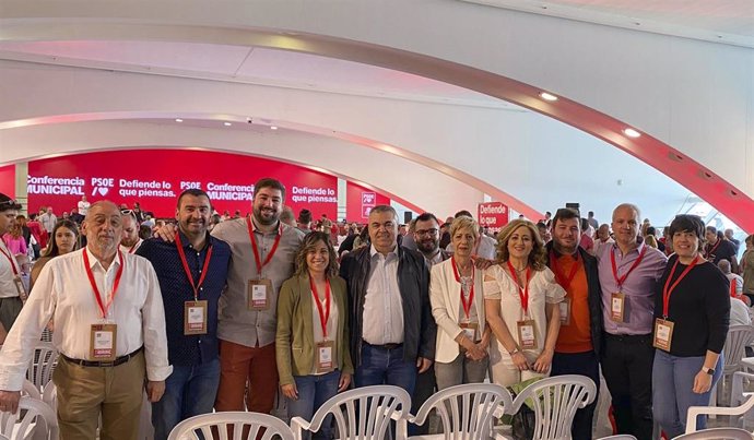 Delegación navarra en la Conferencia Municipal del PSOE.