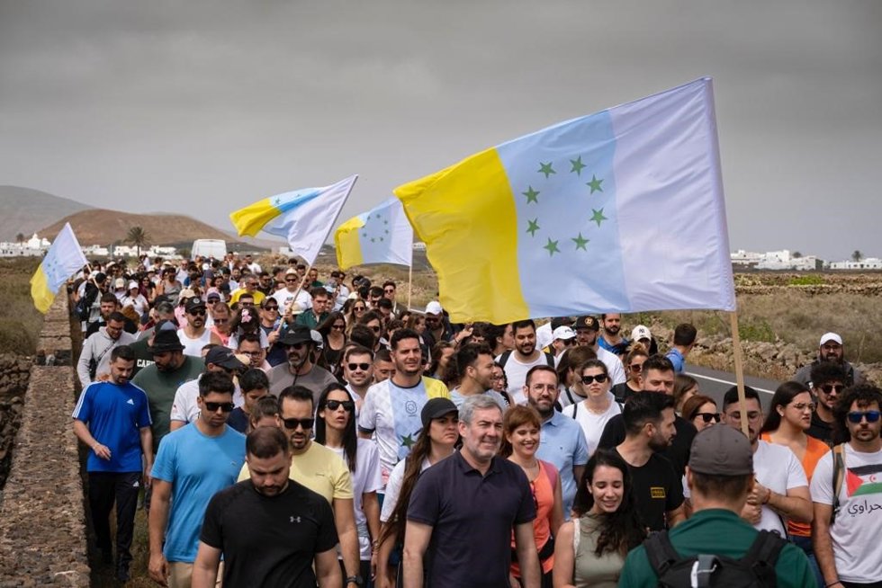 El secretario general nacional de CC y candidato a la Presidencia del Gobierno, Fernando Clavijo, participa en una convivencia con 300 jóvenes de todas las Islas en Tinajo, en Lanzarote