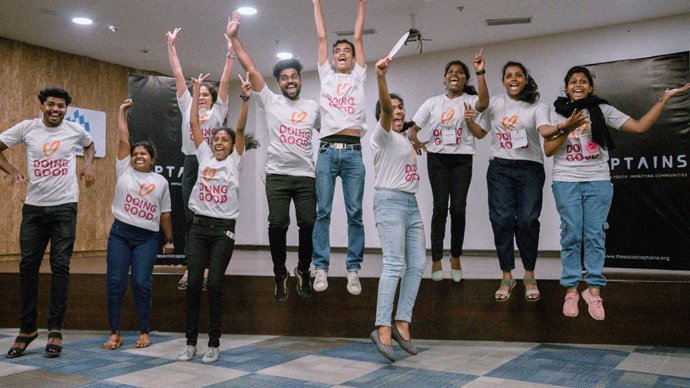 Volunteers in India bring together social entrepreneurs to create and carry out projects around Doing Good for Good Deeds Day.