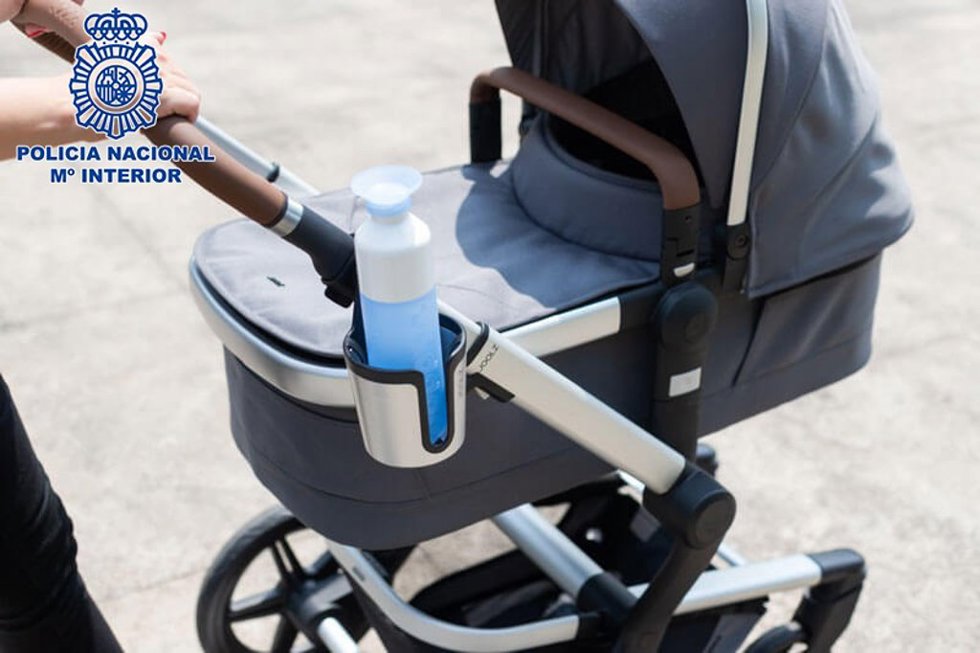 La Policía Nacional detiene 'in fraganti' a una mujer por robar con un carrito de bebé 55 prendas