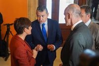 El Gobierno negocia con Andalucía para evitar recurrir al TC un decreto para simplificar títulos de familias numerosas