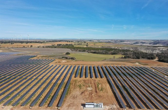 Archivo - Iberdrola pone en marcha en Revilla-Vallejera (Burgos) su primer proyecto fotovoltaico en Castilla y León