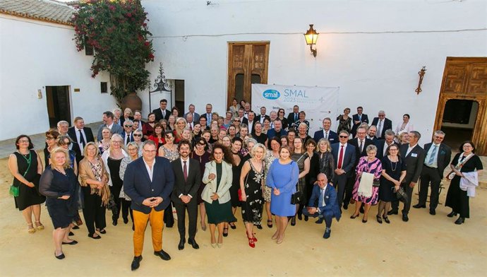 Foto de familia del sector turístico finlandés en su encuentro anual de Sevilla.