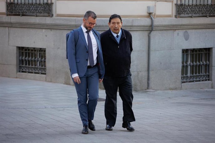 El expresidente del Comité Técnico de Árbitros (CTA) Victoriano Sánchez Arminio (d) 