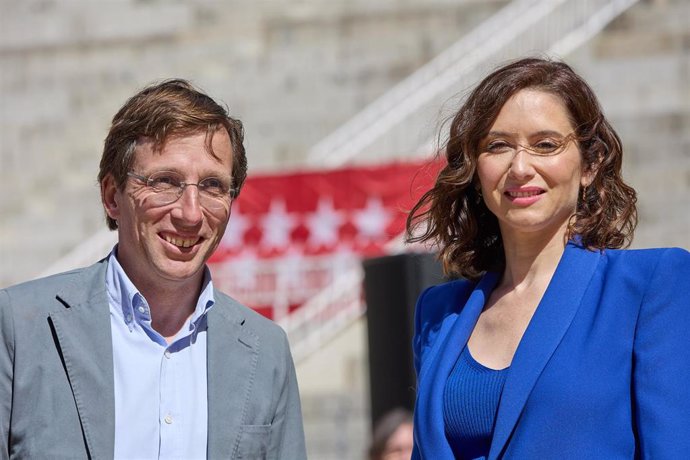 El alcalde de Madrid, José Luis Martínez-Almeida y la presidenta de la Comunidad de Madrid, Isabel Díaz Ayuso.