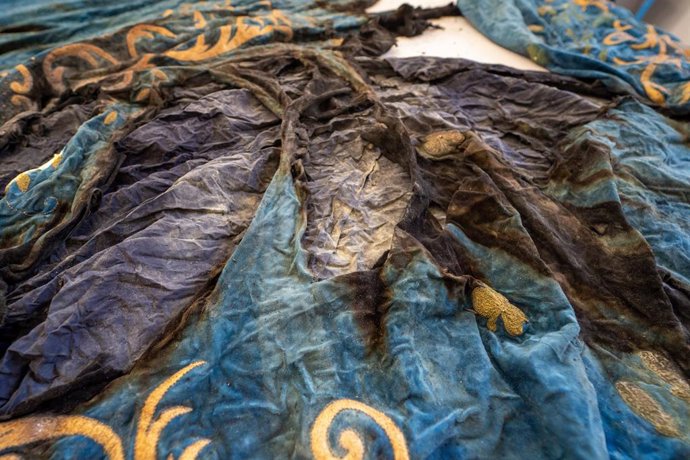 Enseres de la Hermandad de los Afligidos de Chiclana afectados por las llamas, a 17 de abril de 2023, en Sevilla, (Andalucía, España).