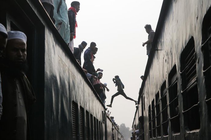 Archivo - Imatge d'un tren a Bangladesh