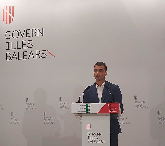 El conseller de Fondos Europeos, Universidad y Cultura, Miquel Company, en rueda de prensa