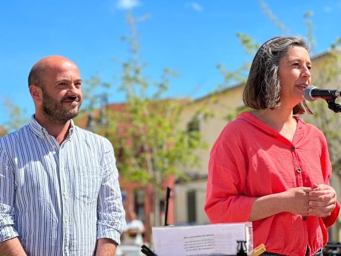 El número 2 de MÉS per Palma, Miquel ngel Contreras, y la candidata a la alcaldía de Palma, Neus Truyol.