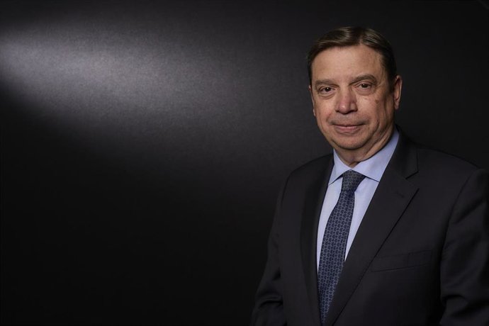 Archivo - El ministro de Agricultura, Pesca y Alimentación, Luis Planas