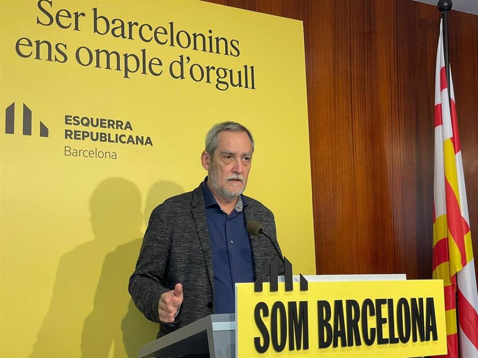 El portavoz de ERC en el Ayuntamiento de Barcelona, Jordi Coronas, en rueda de prensa. Archivo.