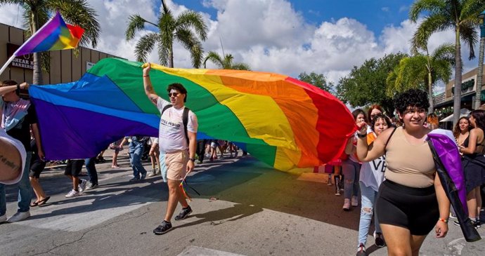 Marcha por los derechos del colectivo LGBT en Palm Beach, Florida.