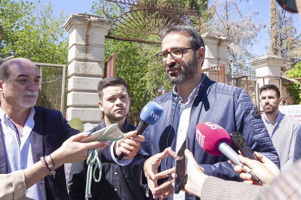 El secretario de Organización del PSOE de Castilla-La Mancha, Sergio Gutiérrez, en el campus universitario de la Fábrica de Armas.