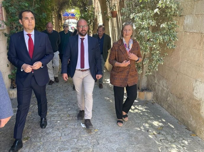 El consejero de Justicia, Administración Local y Función Pública, José Antonio Nieto,  visita el espacio que albergará la futura sede judicial de El Puerto de Santa María (Cádiz)