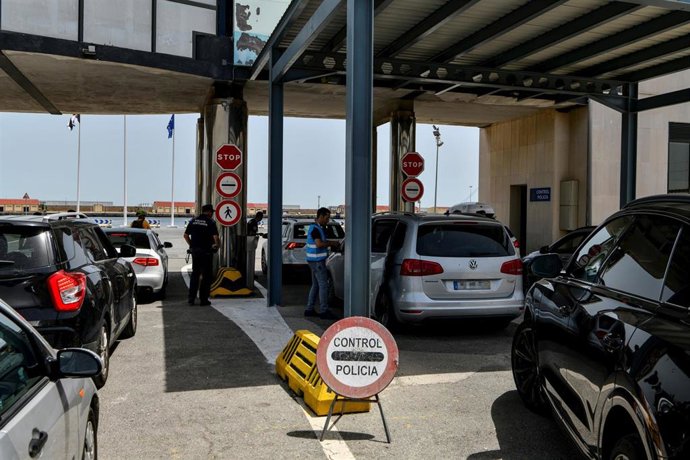 Archivo - Control fronterizo en Ceuta