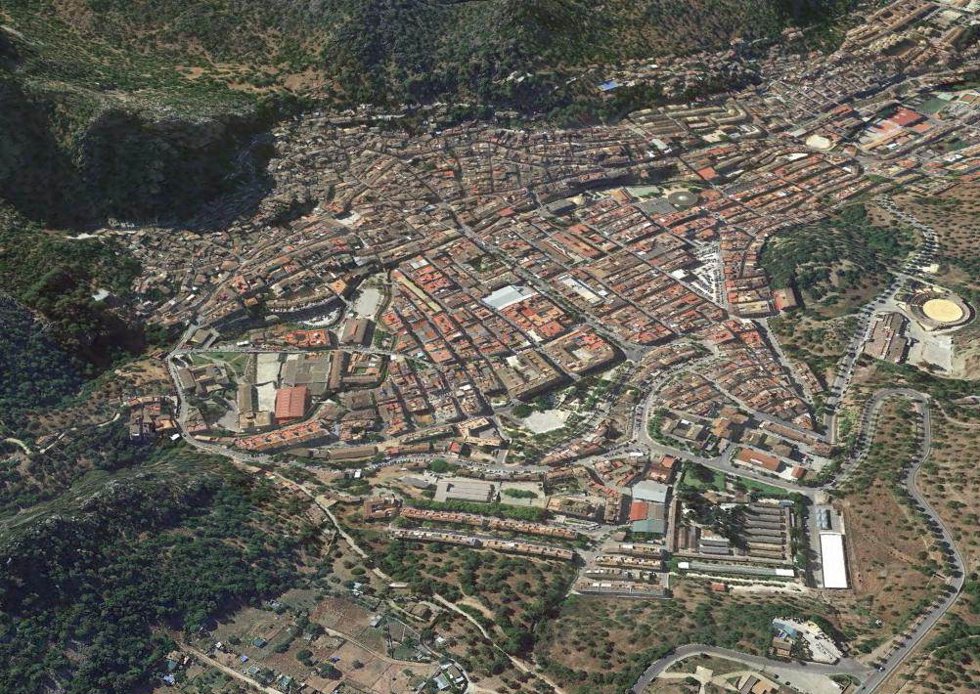 Archivo - Vista aérea de Ubrique