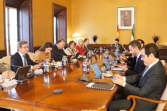 Archivo - Reunión del Consejo de Gobierno andaluz presidido por Juanma Moreno. (Foto de archivo).