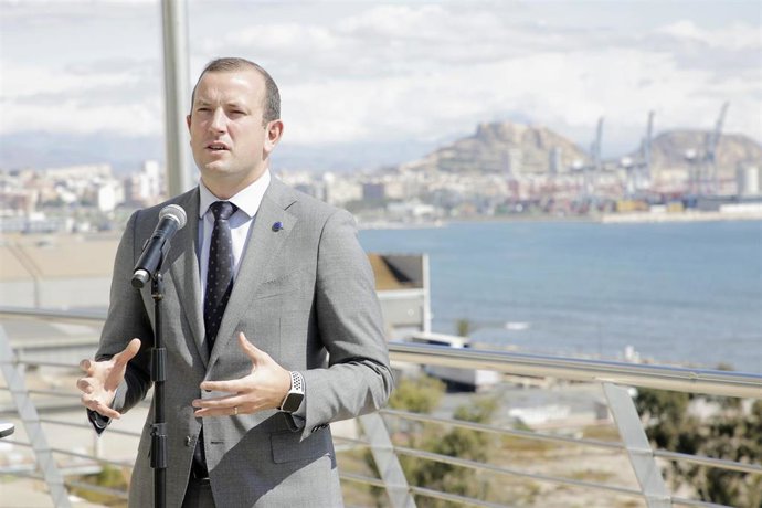 Archivo - El comisario europeo para Medio Ambiente, Océanos y Pesca, Virginijus Sinkevicius, ofrece una rueda de prensa, después de su reunión con representantes de instituciones científicas, asociaciones y Organizaciones No Gubernamentales, en la sede 