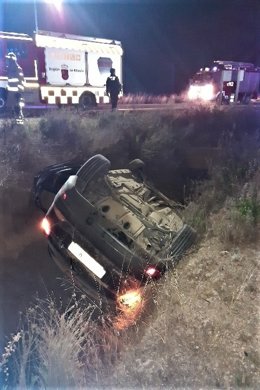 Vehículo siniestrado en la carretera N-344, a la altura del kilómetro 92, en Yecla (Murcia)