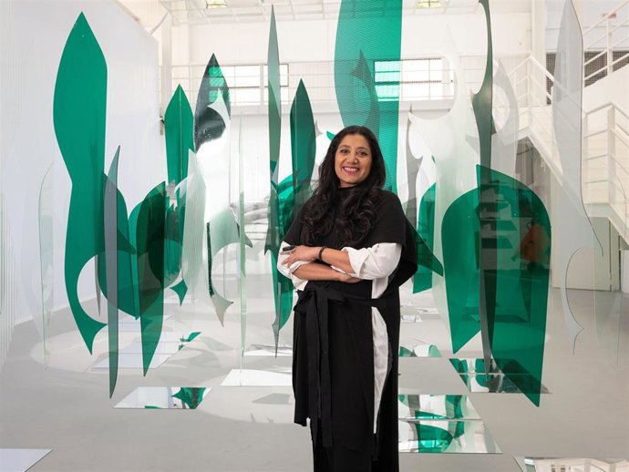 Suchi Reddy, con la instalación que ha creado para Lexus, 'Shaped by air'