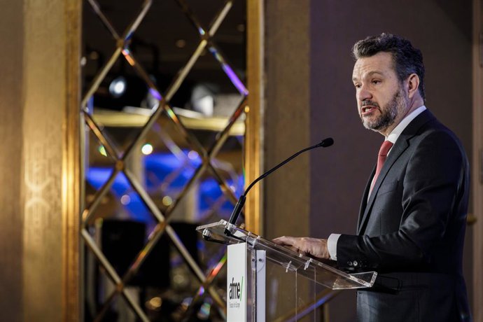 El presidente de la CNMV, Rodrigo Buenaventura, interviene durante una conferencia anual de mercados financieros españoles organizada por AFME, en Wellington Hotel and Spa, a 18 de abril de 2023, en Madrid (España). El objetivo del encuentro es organiza