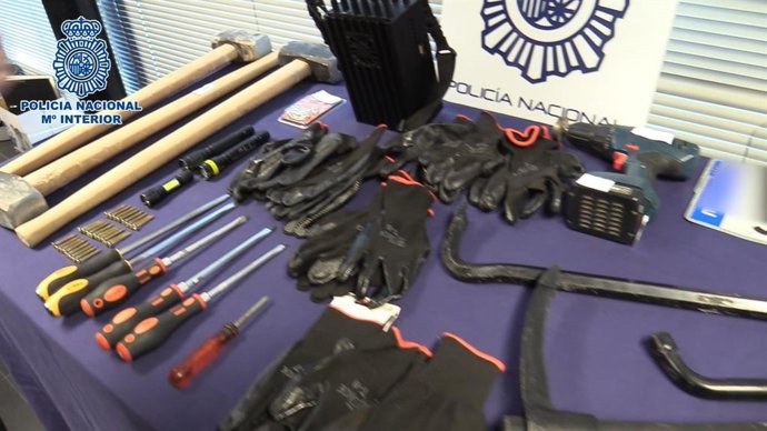 Herramientas intervenidas que la banda podría utilizar para cometer los robos.