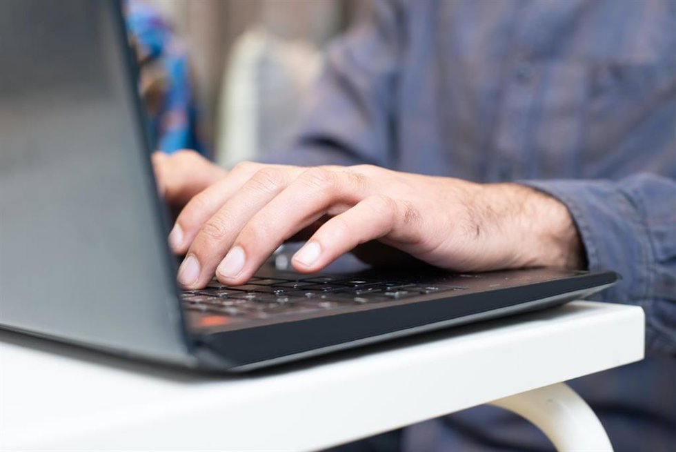 Consumo alerta de los casos de 'phishing' y ciberestafas ante la campaña de la Renta 2022