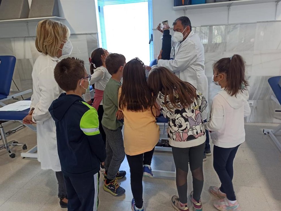 Jornadas de puertas abiertas con escolares en el centro de salud