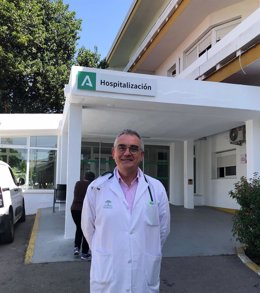 El doctor Salvador Alegre, coordinador de Medicina Interna y Cuidados Paliativos del Hospital de San Lázaro.