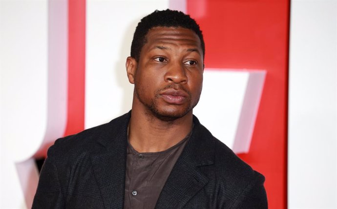 Jonathan Majors, abandonado por sus representantes tras ser acusado de violencia de género