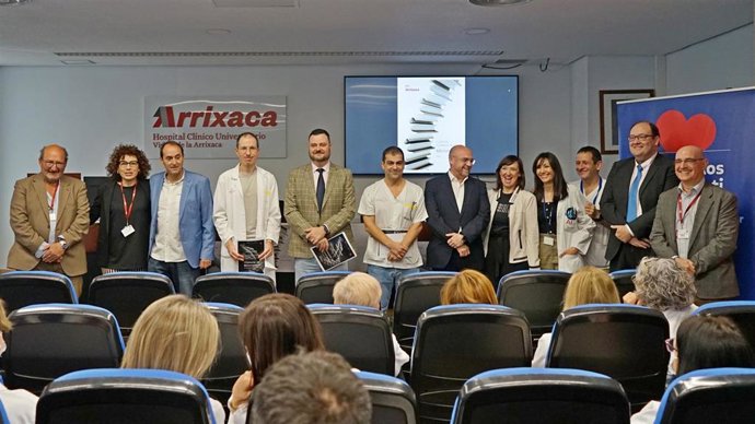 El gerente del SMS entrega los premios del concurso de microrrelatos para trabajadores de la sanidad pública