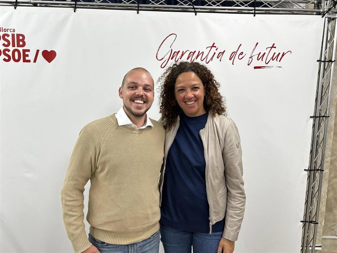 Joan Far (PSIB) presenta su candidatura a la alcaldia de Santa Maria del Camí junto a Catalina Cladera