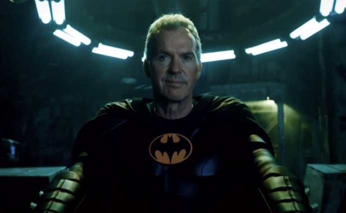 Nuevas imágenes de The Flash muestran los imponentes trajes del Batman de Michael Keaton y Supergirl