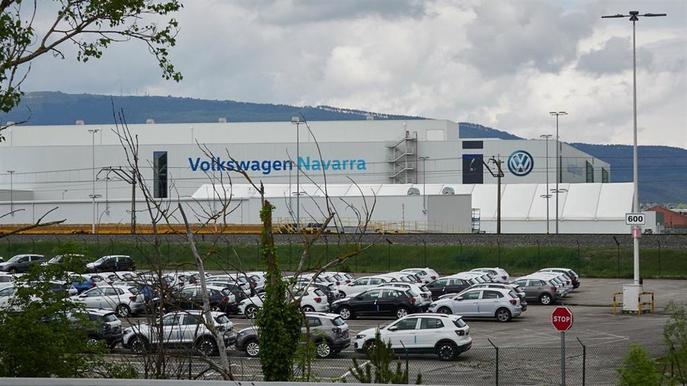 Archivo - Vista de vehículos producidos en la fábrica de Volkswagen Navara.