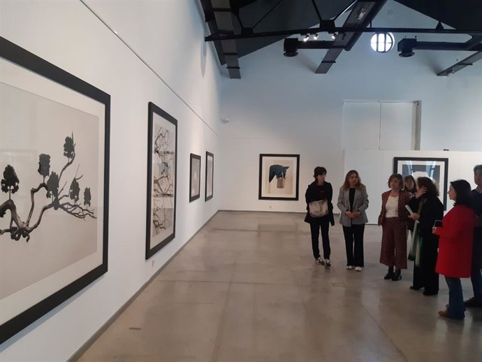 Imagen de la inauguración de la exposición La naturaleza de las cosas de Chema Madoz.