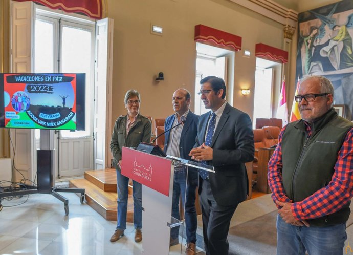 El presidente de la Diputación de Ciudad Real, José Manuel Caballero, en la presentación del programa 'Vacaciones en Paz'