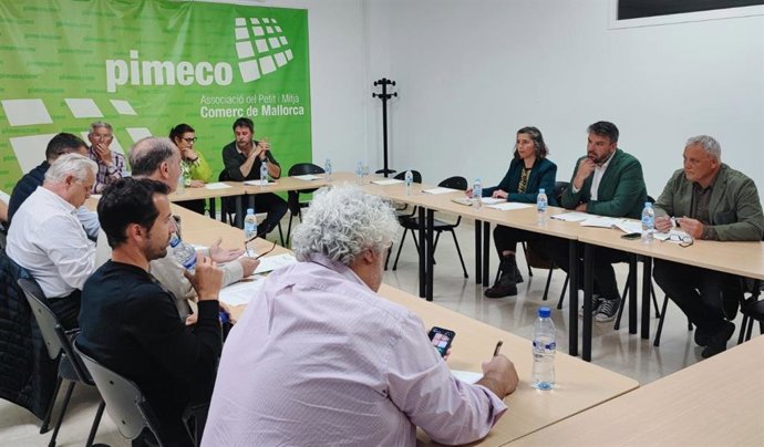 Reunión entre representantes de MÉS per Mallorca y Pimeco.
