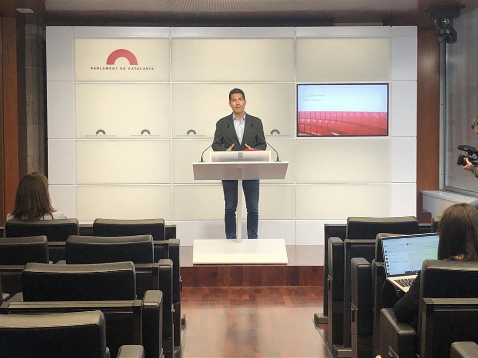El portavoz de Cs en el Parlament, Nacho Martín Blanco, en rueda de prensa en el Parlament.