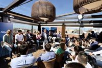 Serrano apunta a que las 50.000 viviendas de Sareb no están disponibles y ve un "trampantojo" las políticas del Gobierno