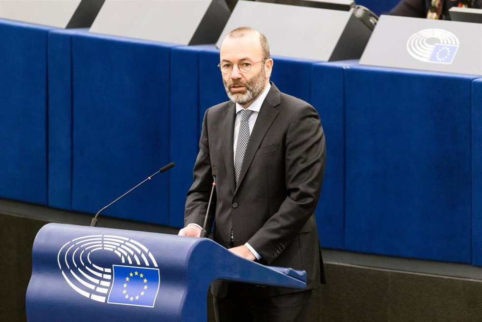 Archivo - FILED - 19 October 2022, France, Strasbourg: Manfred Weber, the leader of the European People's Party, speaks during a plenary session in the European Parliament. Photo: Philipp von Ditfurth/Deutsche Presse-Agentur GmbH/dpa