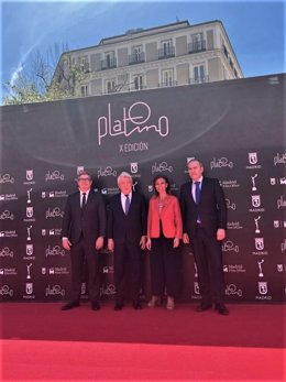 La concejala delegada de Turismo del Ayuntamiento de Madrid, Almudena Maíllo, junto al presidente de EGEDA y de los Premios Platino, Enrique Cerezo, y el director general de Premios Platino, Miguel Angel Benzal