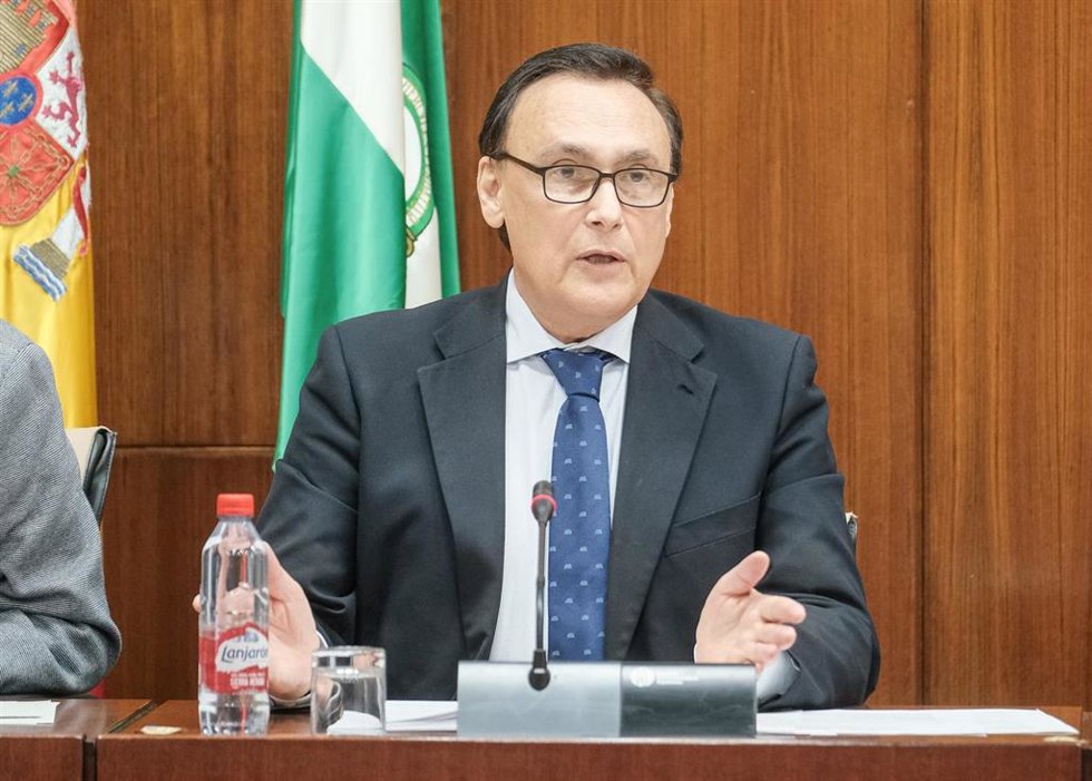 Archivo - El consejero de Universidad, Investigación e Innovación, José Carlos Gómez Villamandos, en comisión parlamentaria. Archivo. 