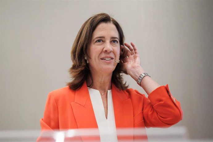 La presidenta de la AEB, Alejandra Kindelán, ofrece una rueda de prensa tras la celebración de la Asamblea General de la AEB, en el El Beatriz Madrid, a 17 de abril de 2023, en Madrid (España).