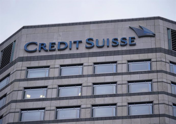 Logo de Credit Suisse en unas oficinas de Londres.