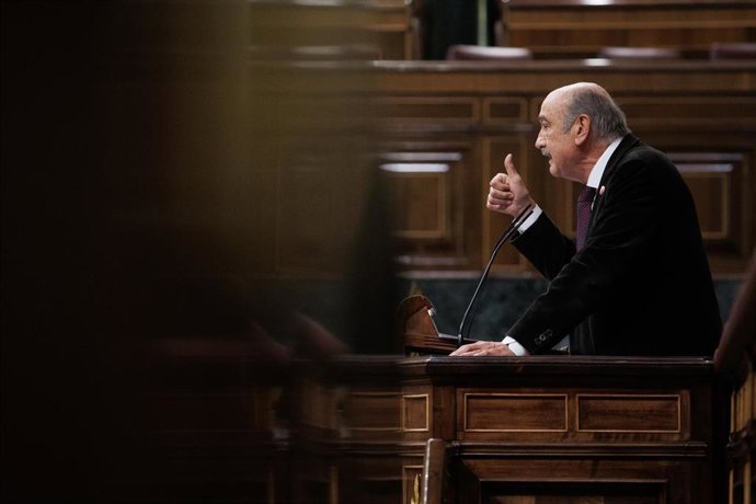 El diputado del grupo Mixto José María Mazón Ramos interviene durante un debate de la moción de censura, en el Congreso de los Diputados, a 21 de marzo de 2023, en Madrid (España). El Salón de Plenos del Congreso acoge hoy y mañana, 22 de marzo, el deba