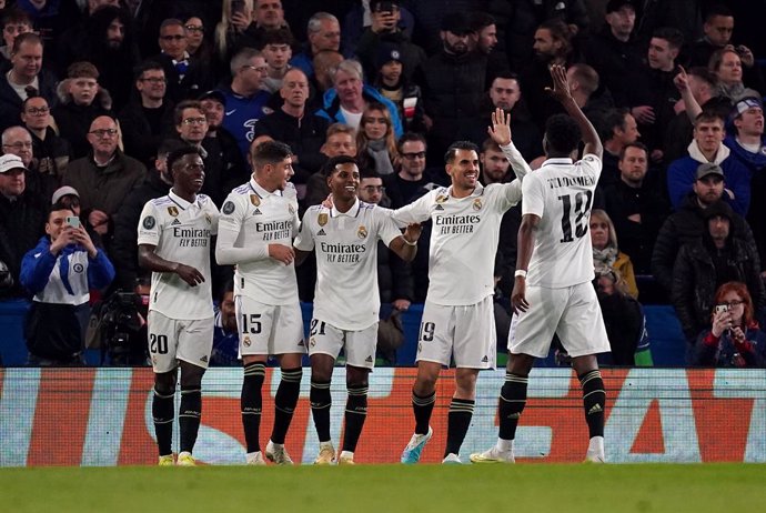 18 April 2023, United Kingdom, London: Real Madrid's Rodrygo (C)celebrates scoring their side's second goal during the UEFA Champions League quarter-final second leg soccer match between Chelsea and Real Madrid at Stamford Bridge, London. Photo: Nick P