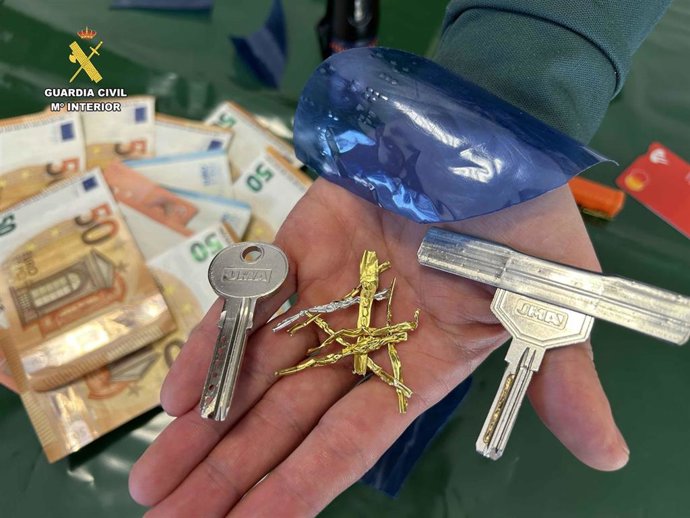 Archivo - La Guardia Civil desmantela un grupo criminal especializado en el robo en viviendas