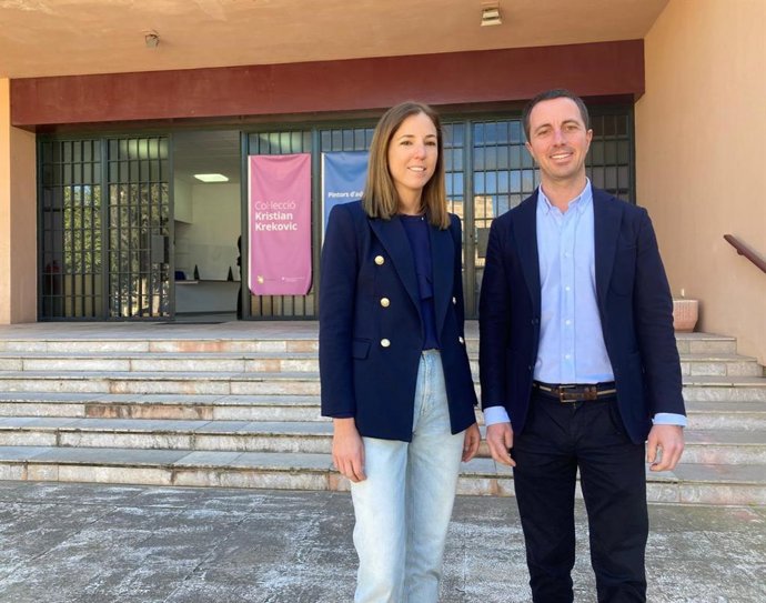 Archivo - La consellera insular del PP, Antonia Roca, y el presidente del PP de Mallorca, Lloren Galmés.