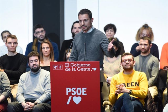 Juan Lobato con el alcalde de Alcalá de Henares