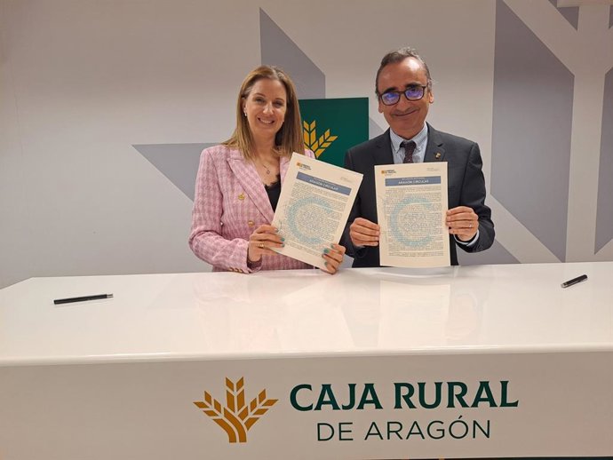 Gobierno de Aragón y Caja Rural de Aragón, Laura Prada, firman las declaraciones institucionales "Aragón Economía Social" y "Economía Circular en Aragón"